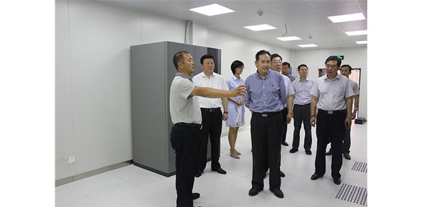 2016年6月17日，煙臺市政協(xié)副主席張行如到棲霞德豐調(diào)研指導(dǎo)工作